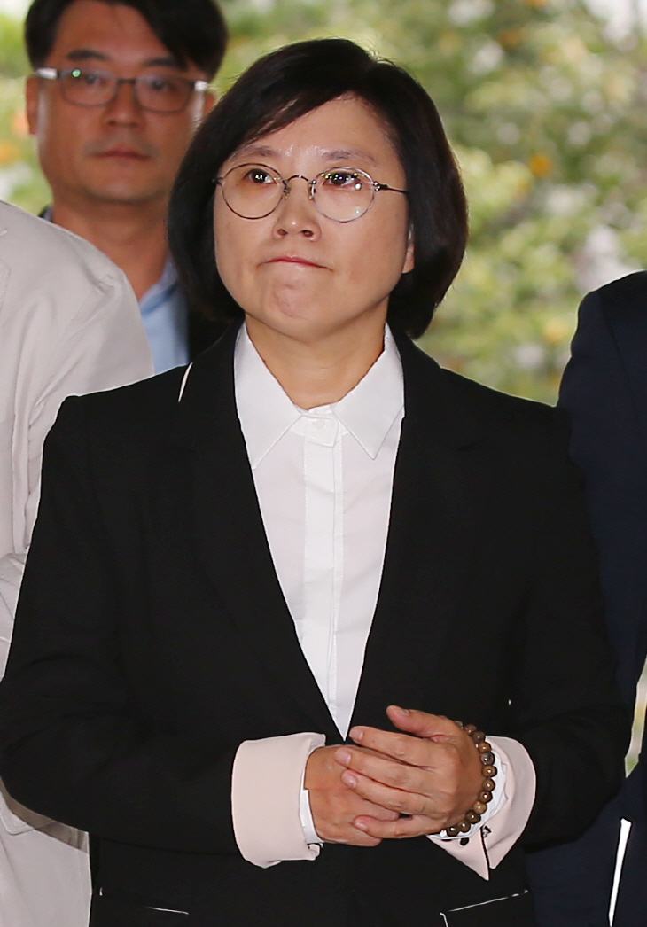 '폭행 의혹' 김현 의원, 피의자 신분 경찰 출석
