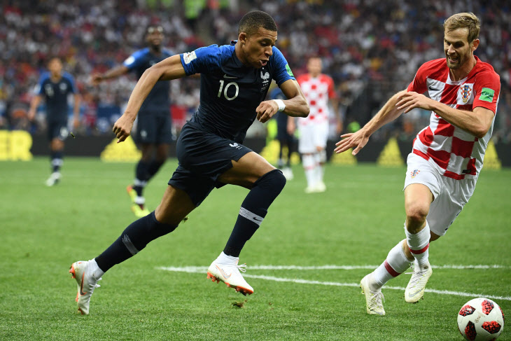 [월드컵] 20년만에 정상 탈환한 '영 건' 프랑스… 4년 후가 더 무섭다