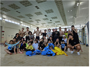 인천대 스포츠센터 수영장에서 수중재활 운동