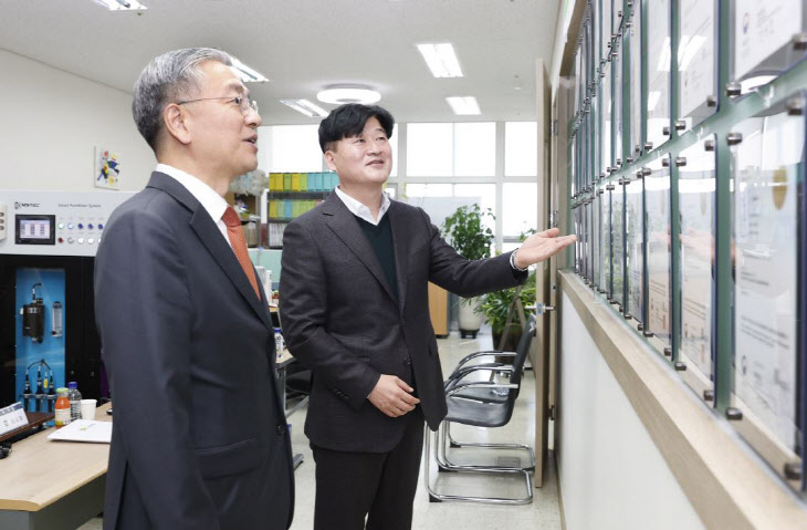김종호 기보 이사장, 미래전략산업 현장방문하고 규제혁신 논의