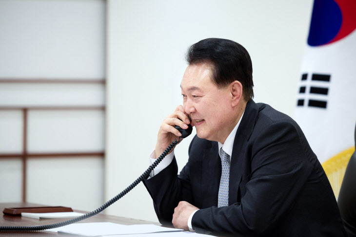 윤석열 대통령, 기시다 후미오 일본 총리와 전화